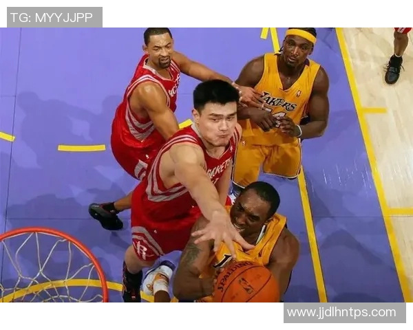 姚明与马布里重聚篮球场回忆往昔岁月再续友谊之情