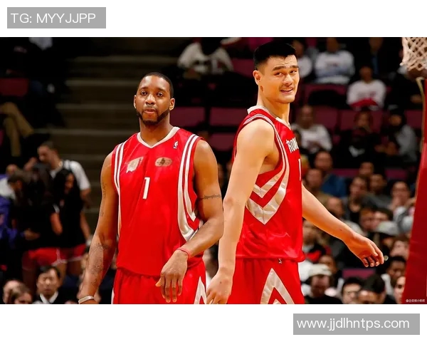 姚明续约那年背后的故事与NBA职业生涯的重大转折点分析