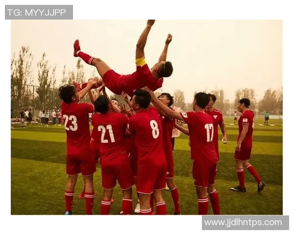 足球明星在中国美食之旅尽享地道美味的精彩瞬间