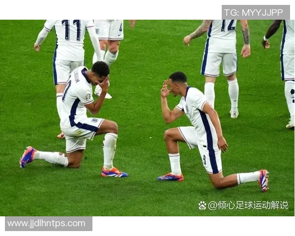 踢后卫的足球明星如何在绿茵场上展现个人魅力与团队精神