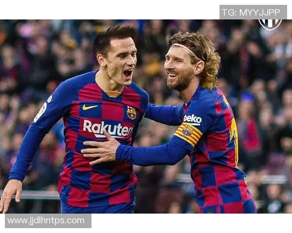 国际足球明星发型大揭秘：从梅西到C罗的风格演变与时尚影响