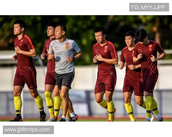 中国足球迎战泰国队期待突破历史瓶颈全力争胜展现国足新风貌